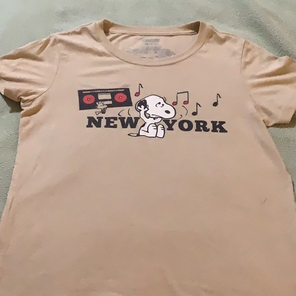 Snoopy New York music tee.  Size small/child/petite. See pics for measurements.